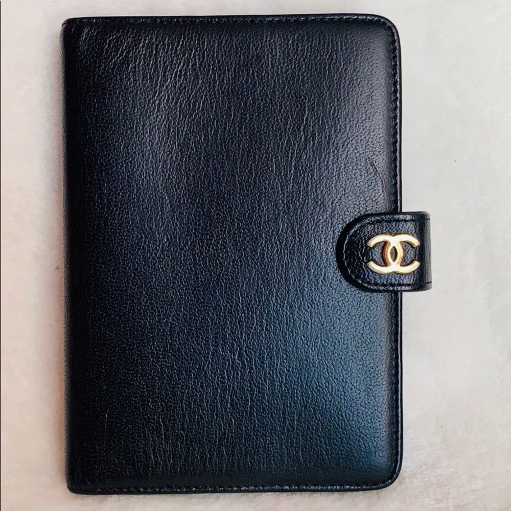 CHANEL Goatskin Full Flap CC Logo Agenda Clutch